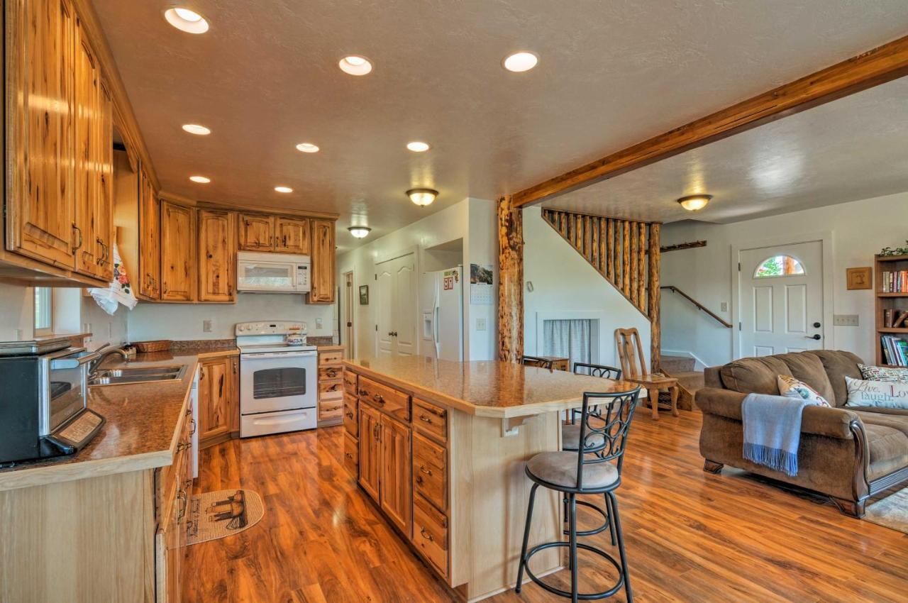 Cozy Henrieville Cabin 18 Mi To Bryce Canyon Np! Екстериор снимка