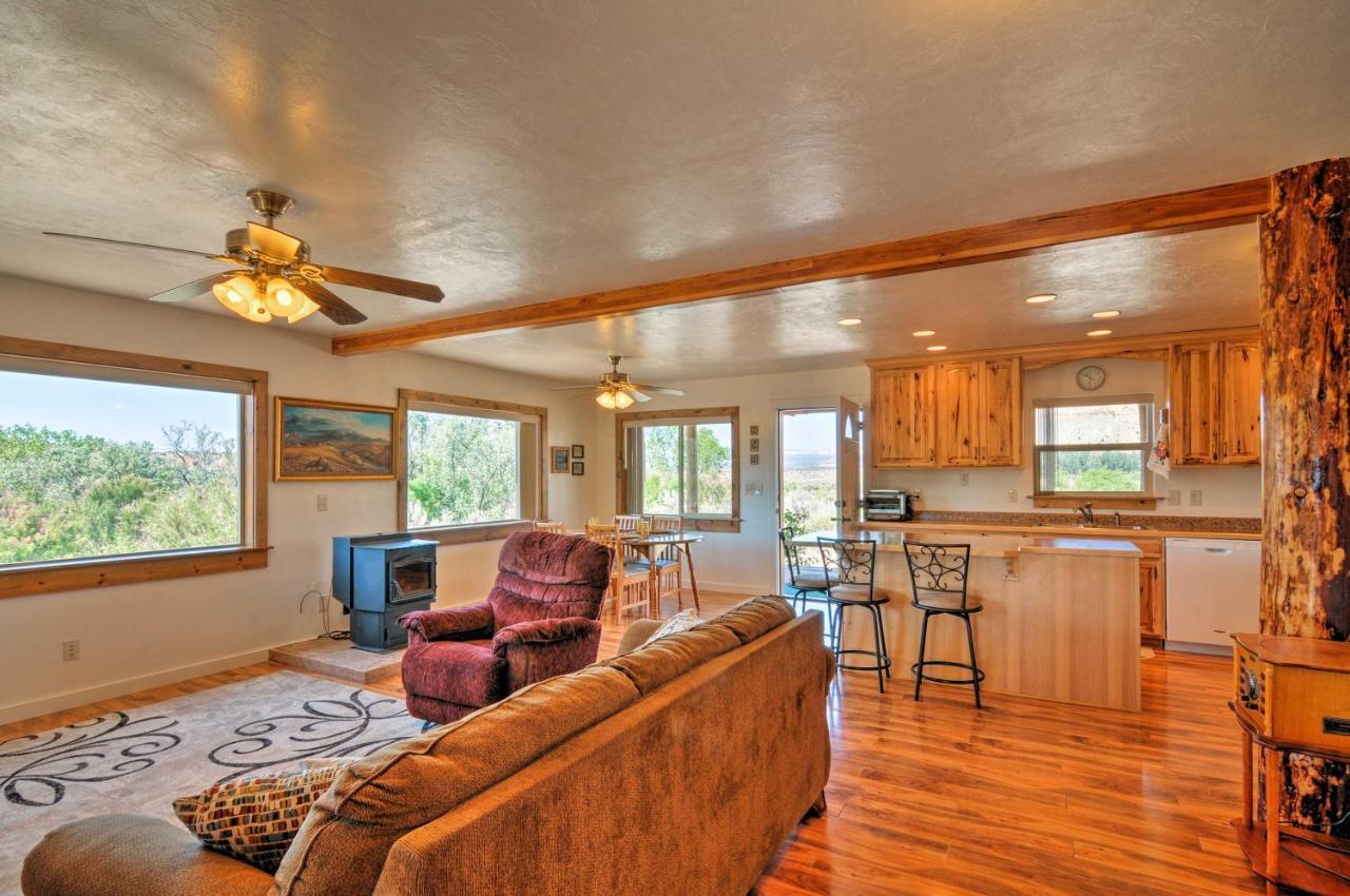 Cozy Henrieville Cabin 18 Mi To Bryce Canyon Np! Екстериор снимка