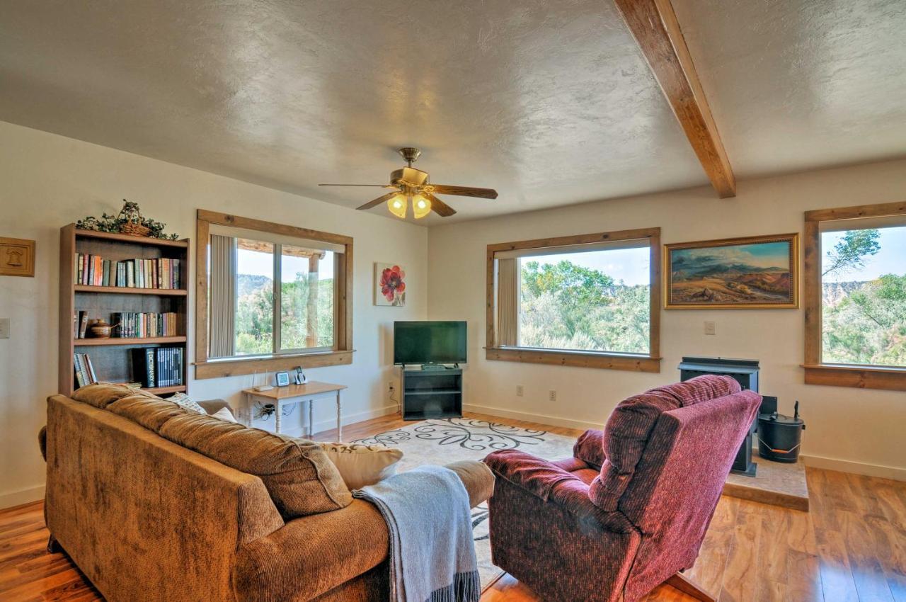 Cozy Henrieville Cabin 18 Mi To Bryce Canyon Np! Екстериор снимка